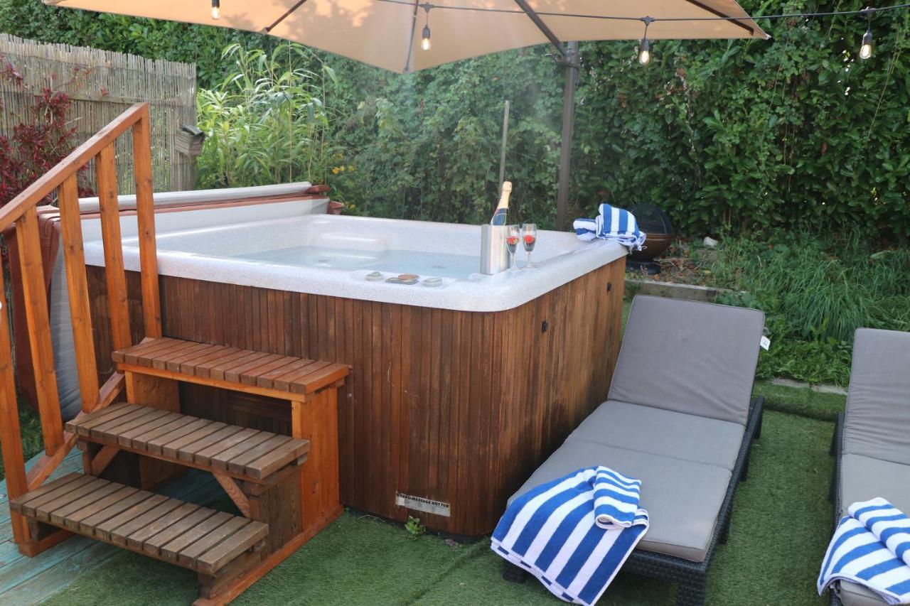 Palm 1 Park With Hot Tub *
