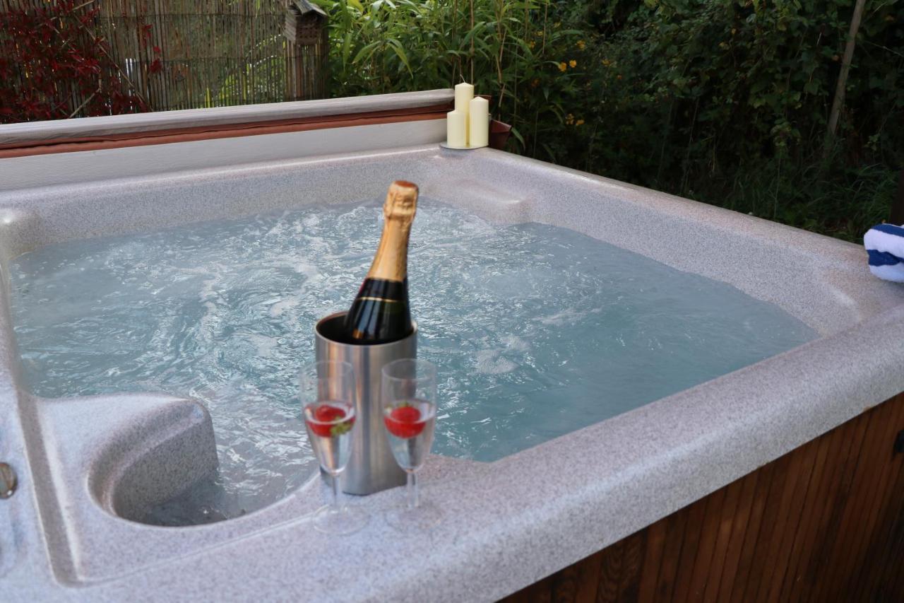 Holiday home Palm 1 Park With Hot Tub