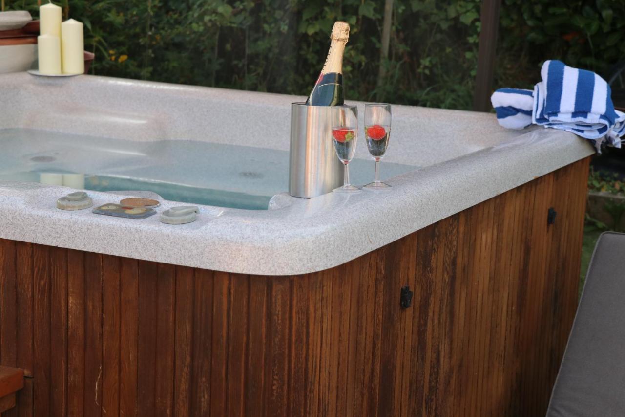Palm 1 Park With Hot Tub * Swanage