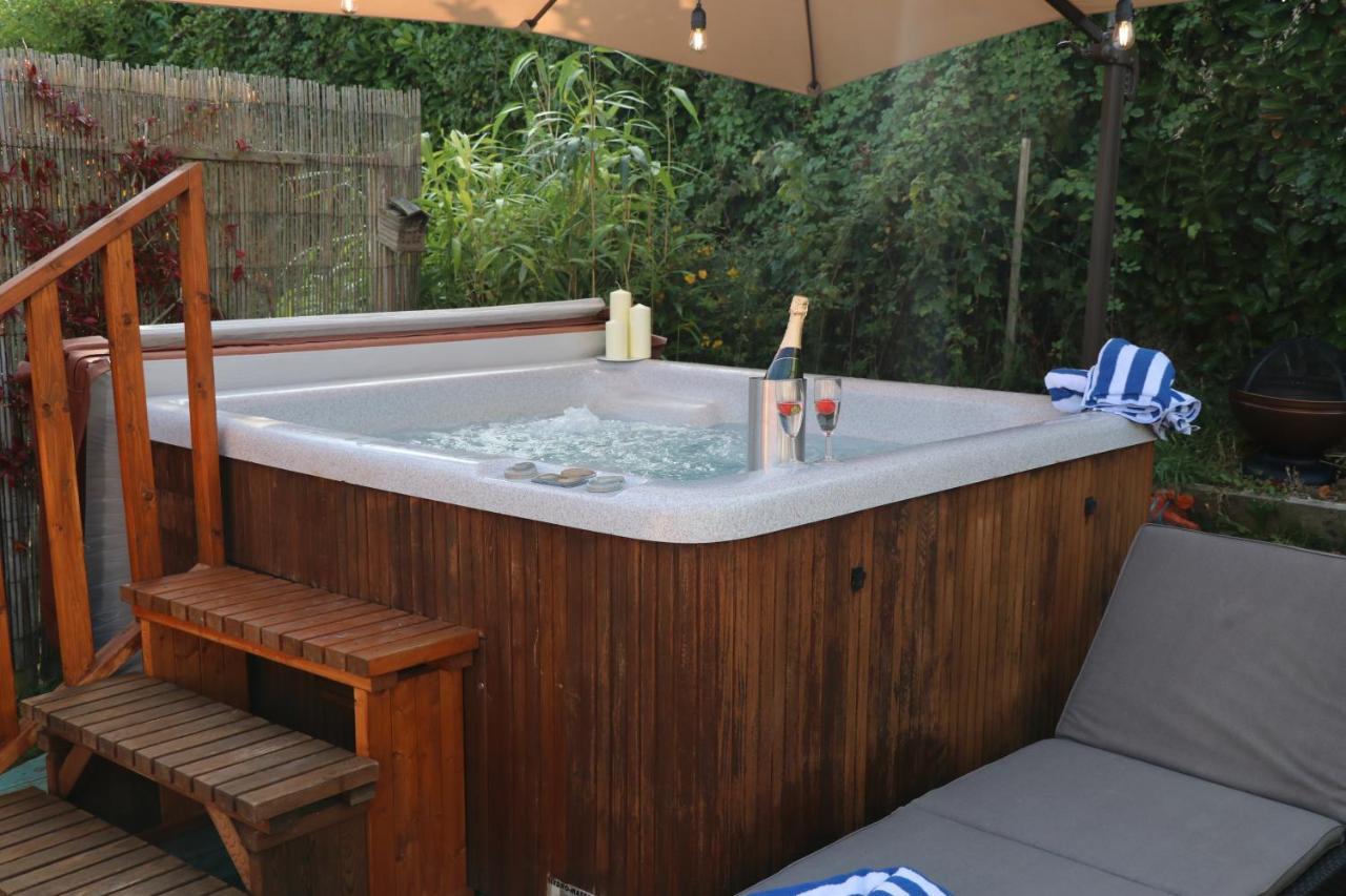 Palm 1 Park With Hot Tub * Swanage